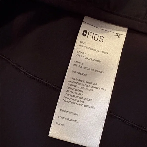 FIGS black jacket size medium - Picture 3 of 4